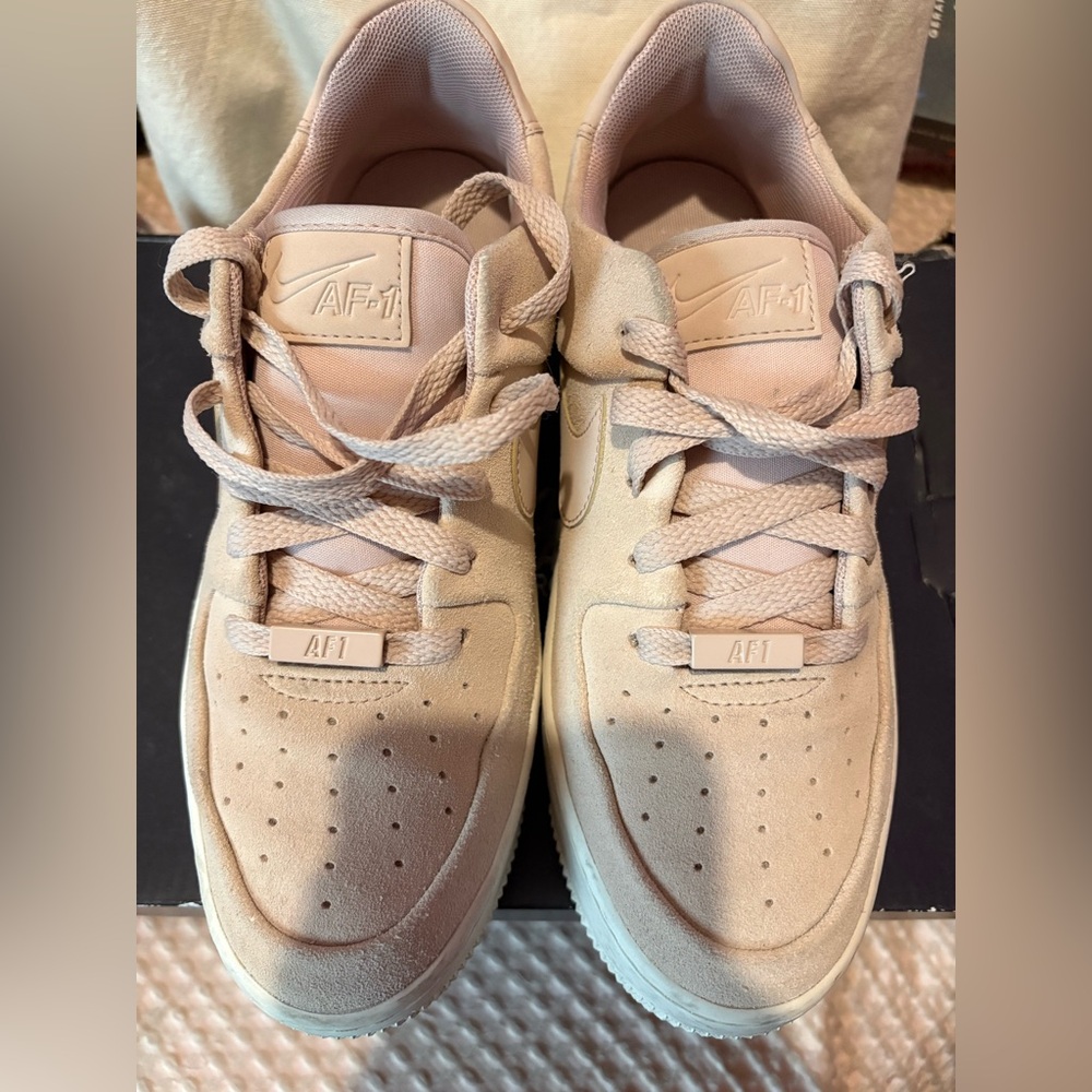 Nike Women's AF1 Sage Low Particle Beige